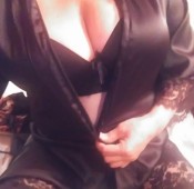 SEÑORA ELEGANTE 52 AÑOS .PECHUGONA
