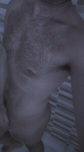MASCULINO COMPLACIENTE DISCRETO