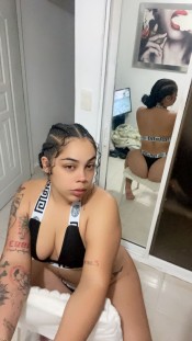 JOVEN CON BUEN CUERPO PARA BRINDARLES ARGANZUELA
