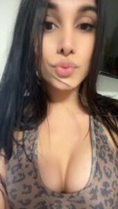 SEXY Y JOVEN MORENA EXÓTICA TRANS EXPERTA CON HOMBRES HETEROS CURIOSOS