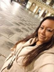 HERMOSA LATINA VOLUPTUOSA Y CARIÑOSA