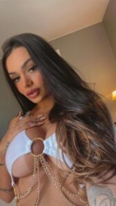 BELLA PRIMERA MODELO MIS BRASILEÑA EN IBIZA