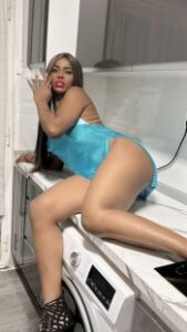 DIOSA AMAZÓNICA EN OVIEDO