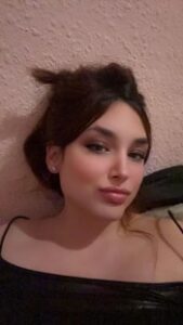ESPAÑOLA GUARRA Y FIESTERA POR TU ZONA