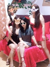 ELEGANTES AMIGAS ASIÁTICAS, SABADELL