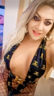 DESCUBRE LA MAGIA DE ESTA BELLEZA BRASILEÑA