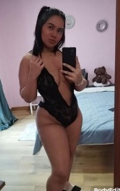 CHICA COLOMBIANA DE LUJO JOVEN Y VIBRANTE