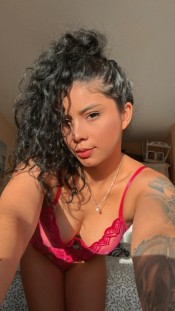 CACHONDA Y TRAVIESA