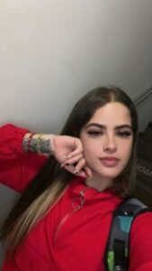 CHICA DISPONIBLE EN METRO BARRIO DEL PILAR CC LA VAGUADA