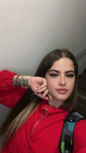 CHICA DISPONIBLE EN METRO BARRIO DEL PILAR CC LA VAGUADA
