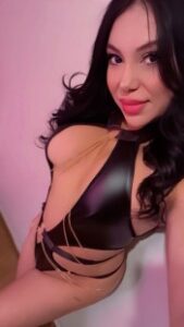 BELLAWENDY FEMENINA MUY COMPLETA MORBOSA Y FIESTERA