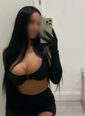BELLA MORENA MAJA IMPLICADA Y ATRACTIVA