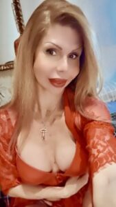 TRANS CACHONDA FIESTERA Y MUY LECHERA COMPLET