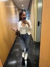 BELLA VENEZOLANA MUY LINDA PERSONA