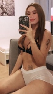 BOMBA DE SEXO TRANS FEMENINA DOMINANTE ARDIENTE