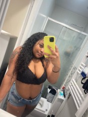 JOVENCITA DE PIEL CANELA PARA COSITAS RICAS