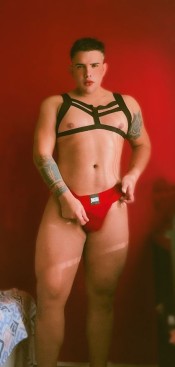 MASAJISTA LATINO, DISCRETO GUAPO, VERSÁTIL