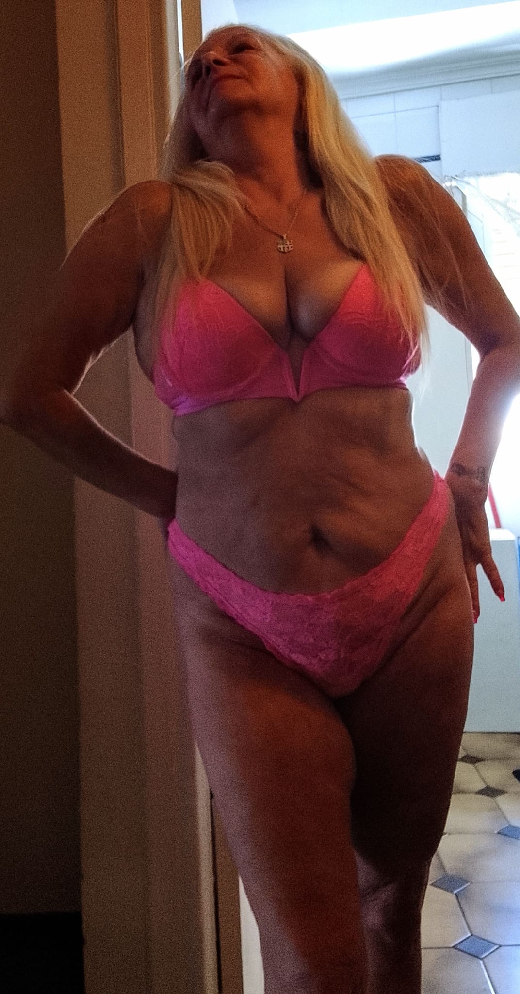 Emilia rubia madurita de Rusia